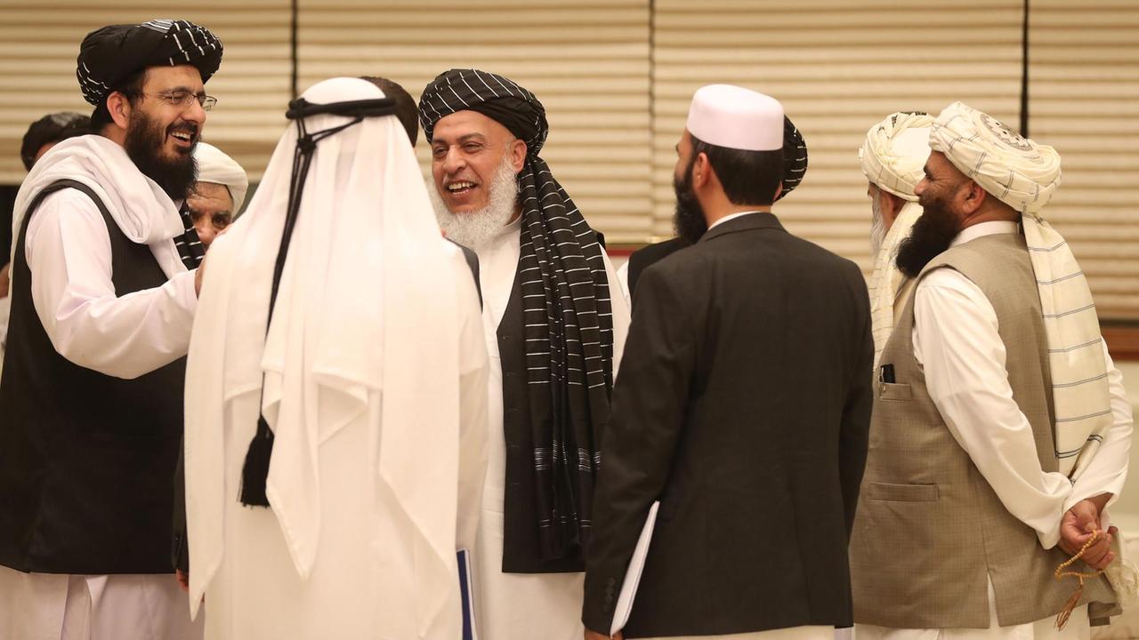 المهمّة المستحيلة.. هل تُصلح محادثات الدوحة ما أفسده السلاح بين الأفغان؟