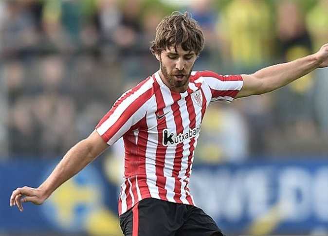 نجح في التغلب على السرطان ذهاباً وإياباً.. مدافع أتلتيك بيلباو يمنح زملاءه القوة للقتال في الدوري الإسباني