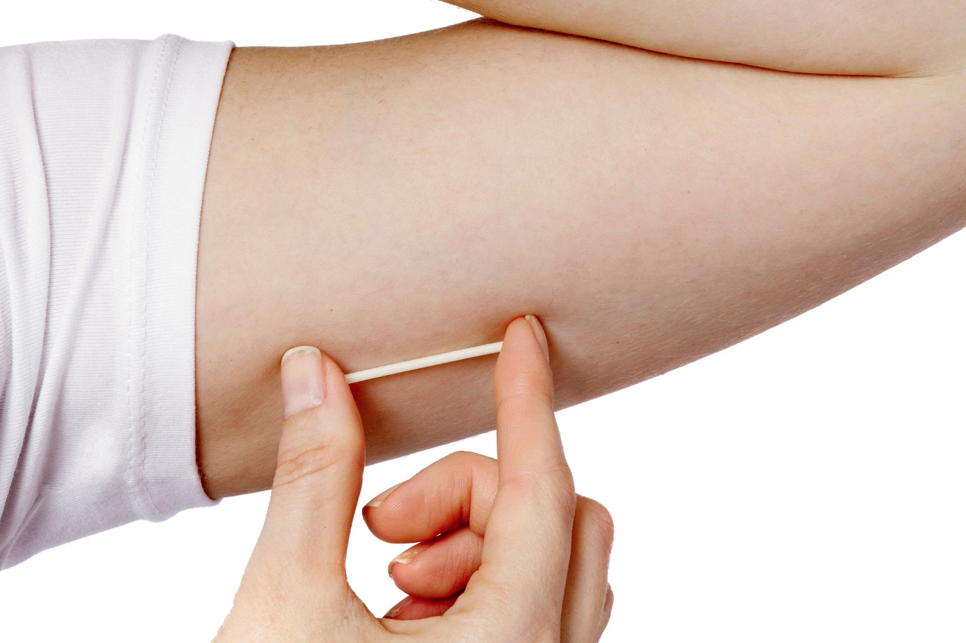 احترسي بشدة من شريحة منع الحمل.. وُضعت في ذراع امرأة فوصلت إلى رئتها!