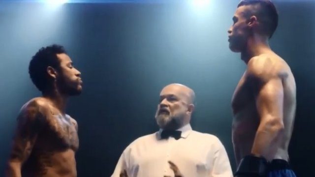 كريستيانو رونالدو ونيمار وجهاً لوجه في حلبة الملاكمة