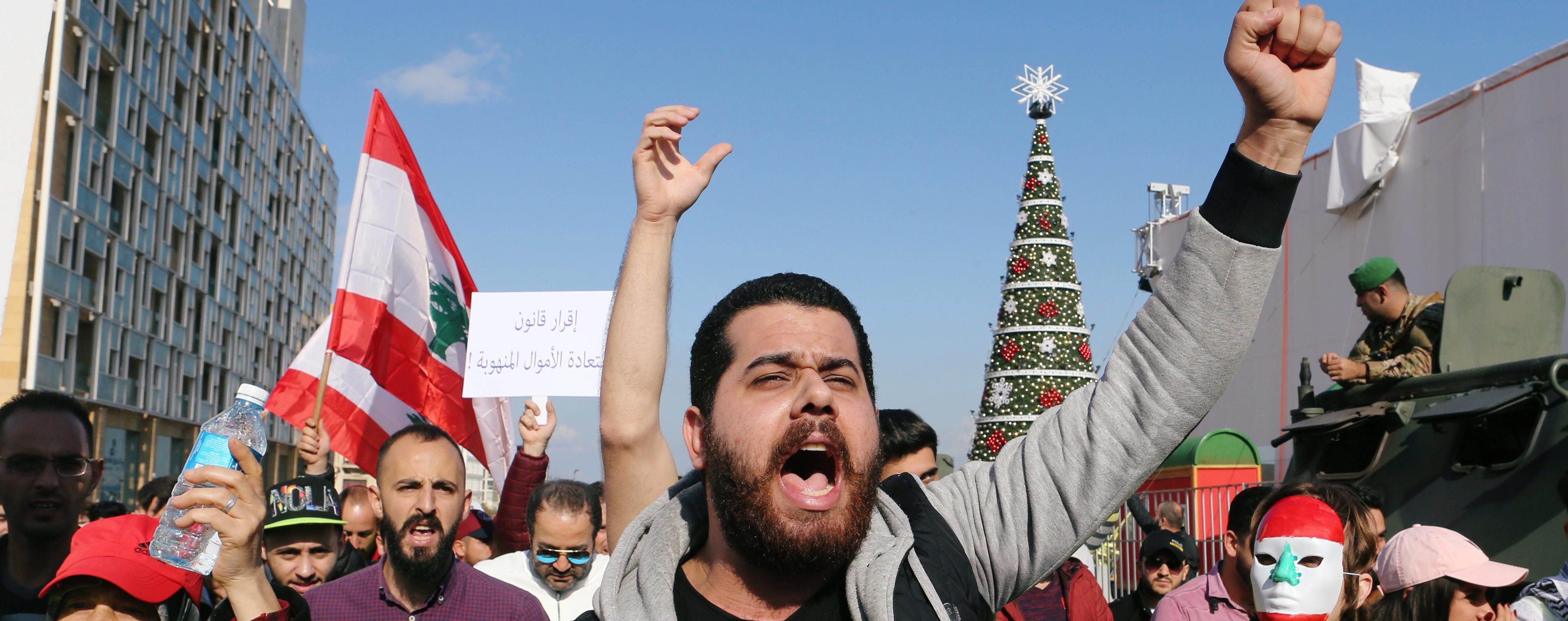 صيف ساخن ينتظر لبنان.. مجلة أمريكية: لهذه الأسباب سيثور اللبنانيون على رجال السياسة
