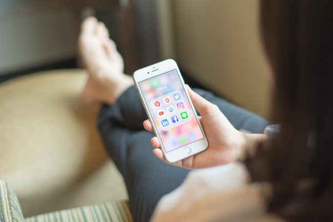 كيفية تثبيت تطبيق أندرويد لا يمكنك العثور عليه في متجر التطبيقات