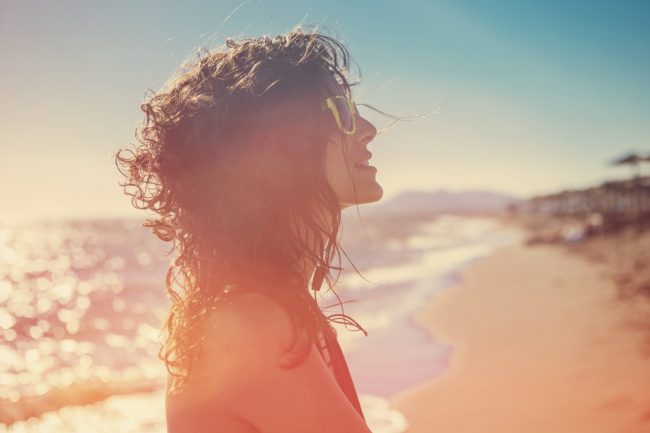 قبل السفر وسُمرة الشاطئ.. بعض أضرار أشعة الشمس عليك الانتباه لها