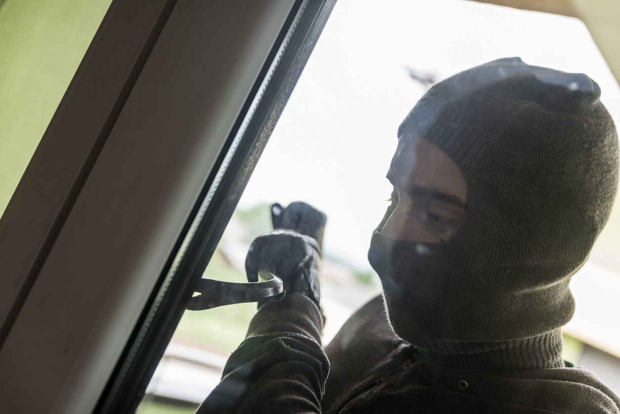 سرقة 12 ألف تذكرة يناصيب