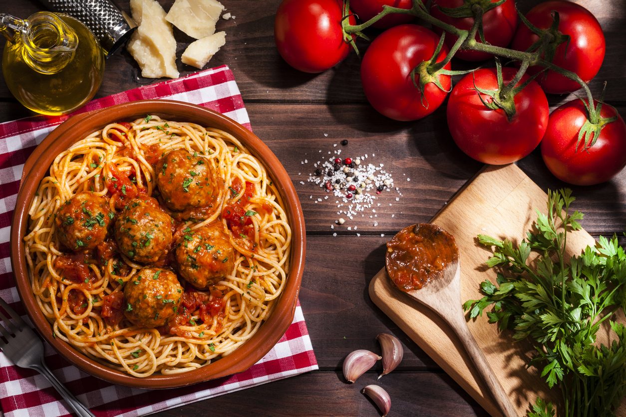 يبدو أنك أضعت الكثير من وقتك في طريقة إعداد خاطئة.. طباخ عالمي يقدم طريقة رائعة للمعكرونة تستغرق 7 دقائق