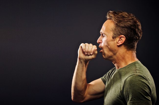 يؤثر على الرئة ويضعف المناعة.. خبراء الصحة يحثون  1.3 مليار مدخن لانتهاز أزمة كورونا للإقلاع فوراً