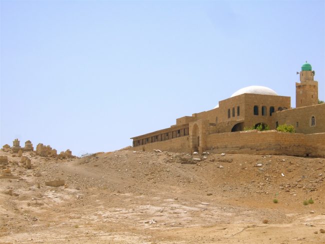 تحويل جزء من مقام النبي موسى في القدس لفندق ومطاعم