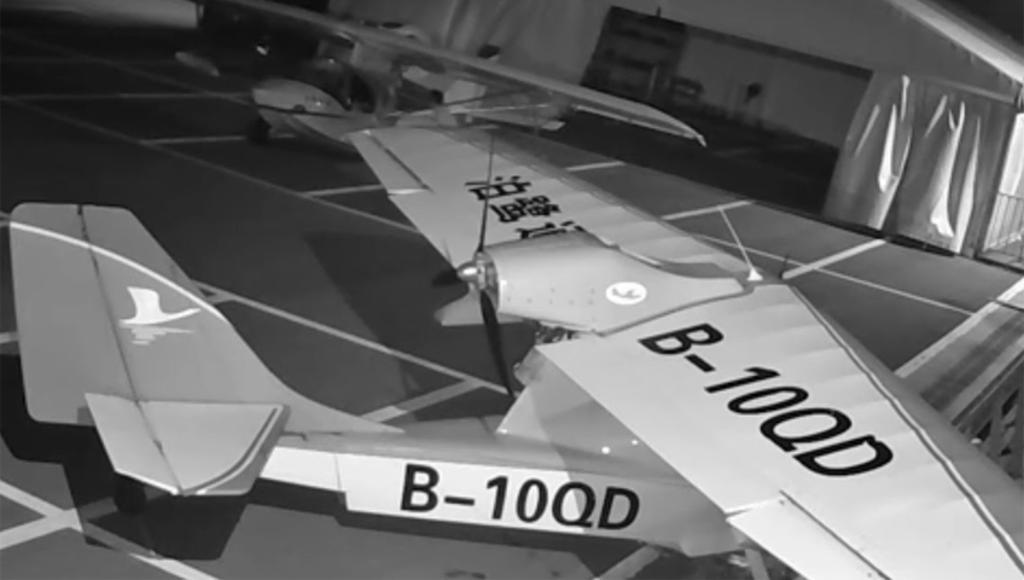 طفل عمره 13 عاماً يسرق طائرتين ويحاول التحليق بهما قبل أن يصطدم بسياج