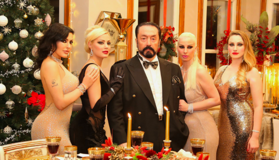 التركي عدنان أوكتار