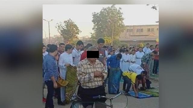 قصة الرجل الذي صلى العيد على دراجة هوائية في مصر: كان مريضاً، وأصيب بجلطة بعد انتشار صورته، ومشاكل تلاحق بناته