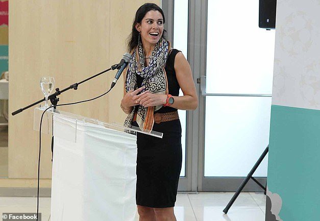 عالمة بريطانية اليونان