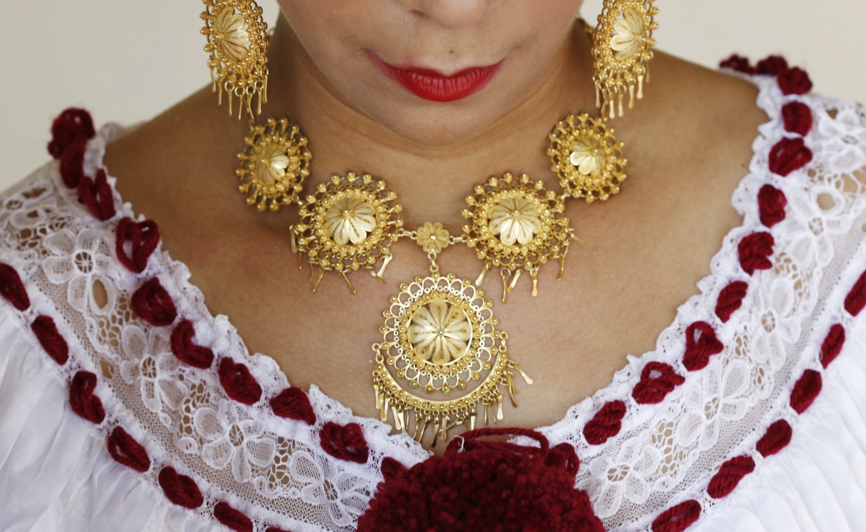 امرأة تسرق مجوهرات بـ1.6 مليون يورو في باريس بعدما ادعت أنها أميرة إماراتية