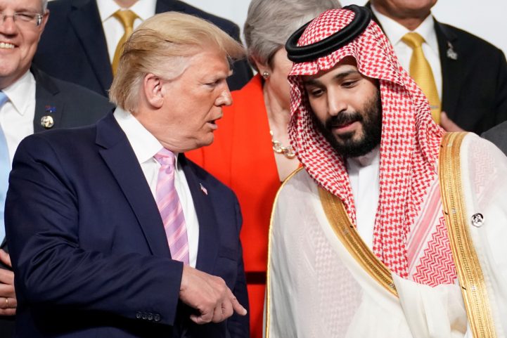خبراء في 