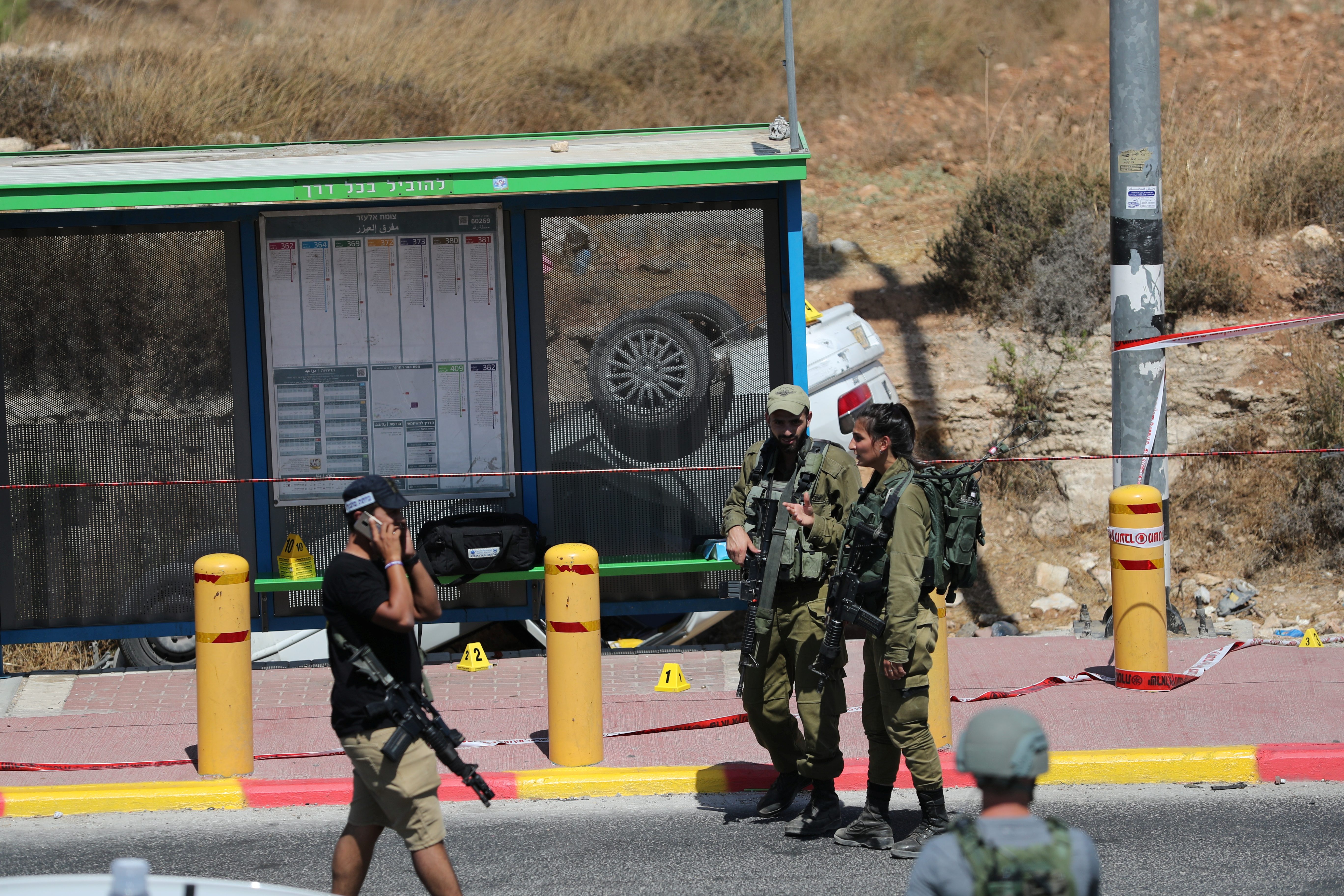 انفجار يقتل ويصيب عدداً من المستوطنين في عملية نوعية في الضفة الغربية