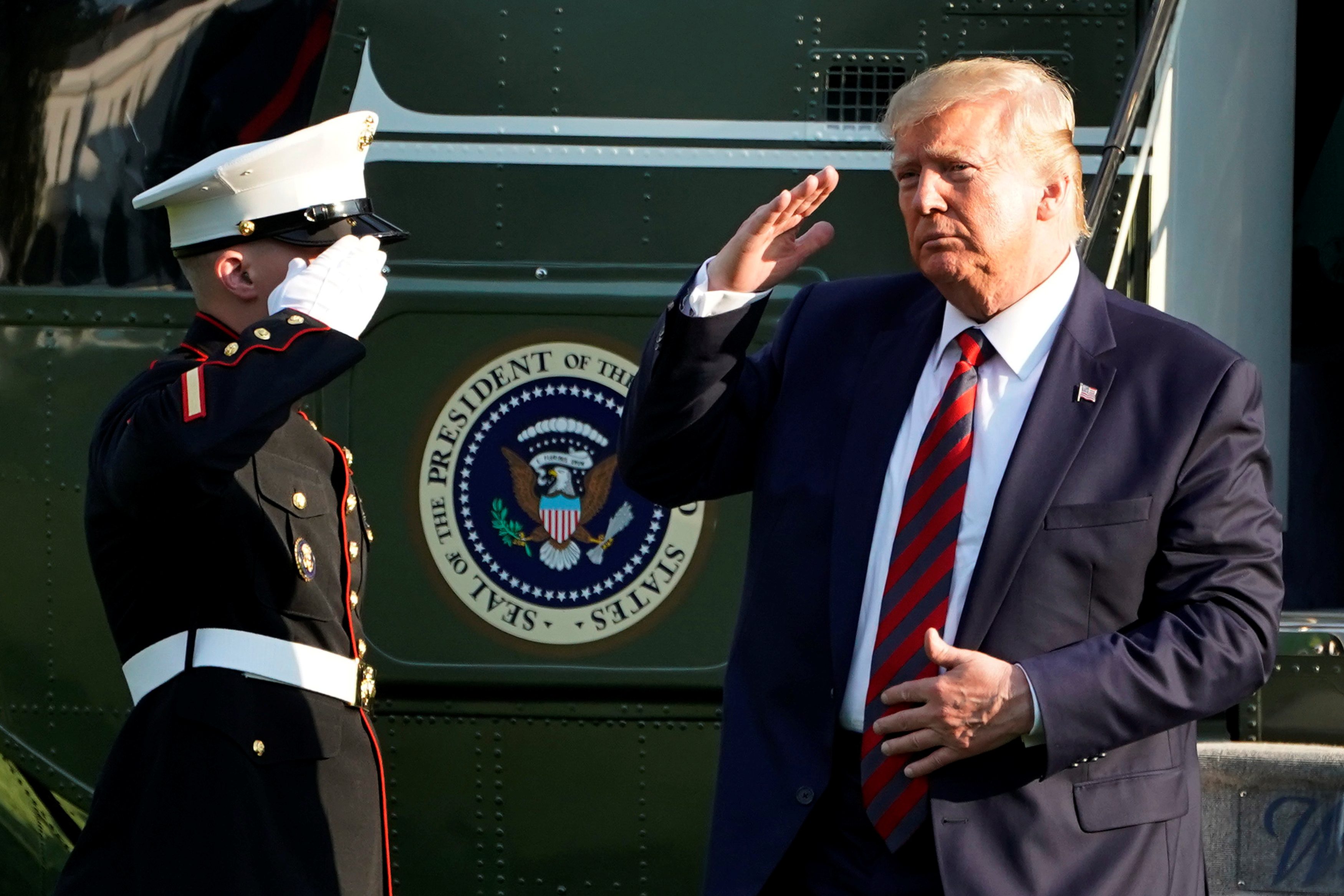 ترامب يُهدد بتغريدة وصورة مُعدلة رداً على رفض بيعه جزيرة غرينلاند