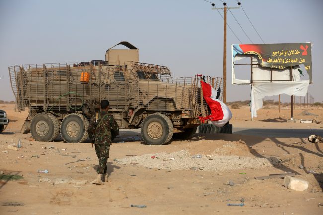 سر سيطرة قوات هادي على عدن بشكل مفاجئ.. 3 احتمالات وراء هذا التطور الخطير