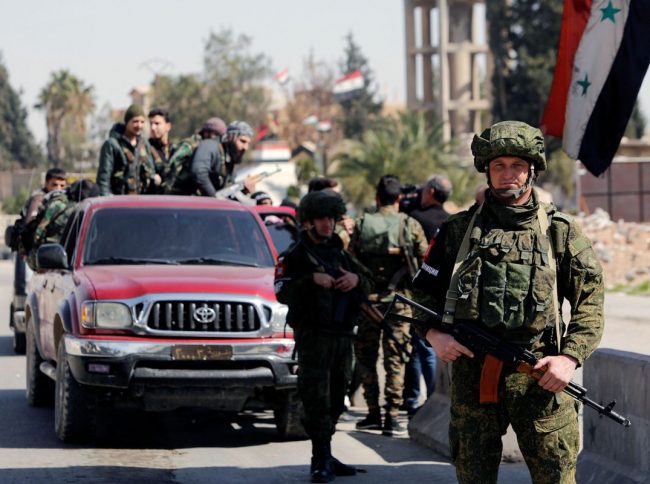 روسيا تقرّ بوجود مقاتلين لها في إدلب وسط احتدام المعارك بين نظام الأسد والمعارضة