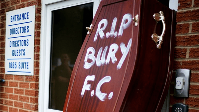 أول فريق بطل يحدث معه ذلك.. «الشبح الملعون» يُغلق أحد أعرق أندية إنجلترا