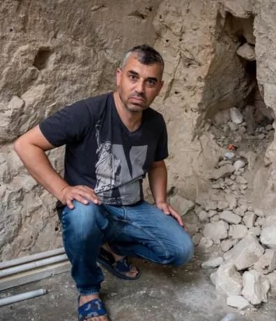 منتج البرنامج الإسرائيلي الذي اعتذر عن زرع بندقية في منزل فلسطيني/صحيفة هآرتس