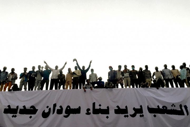 يأمل السودانيون بأن يحقق الاتفاق التاريخي لبلادهم الاستقرار والتحول الكبير