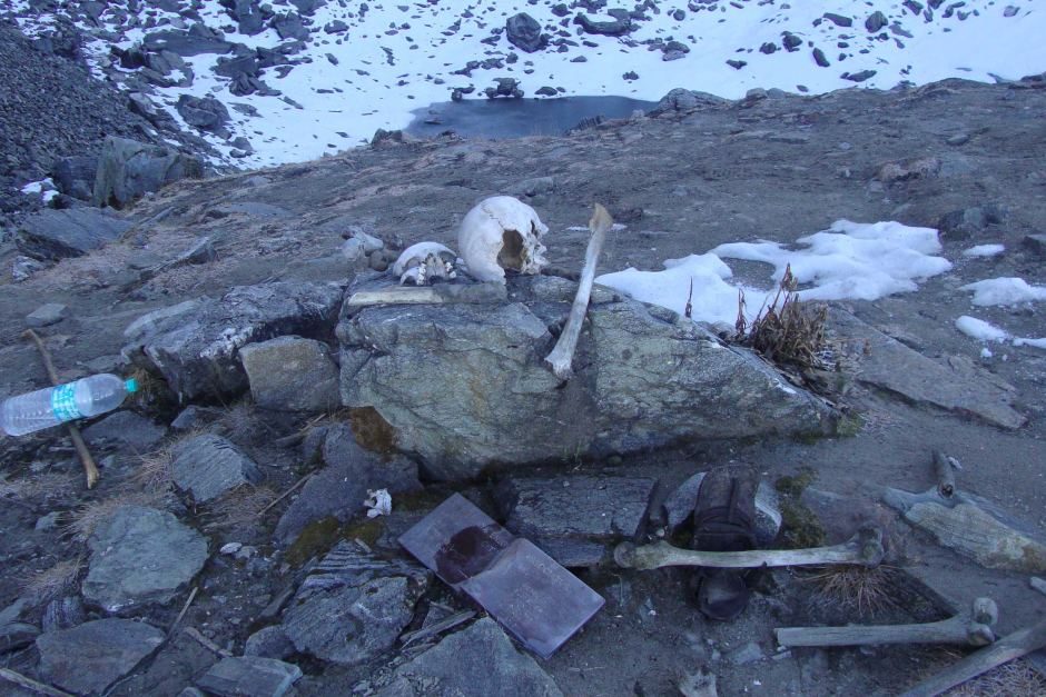 بحيرة الهياكل البشرية