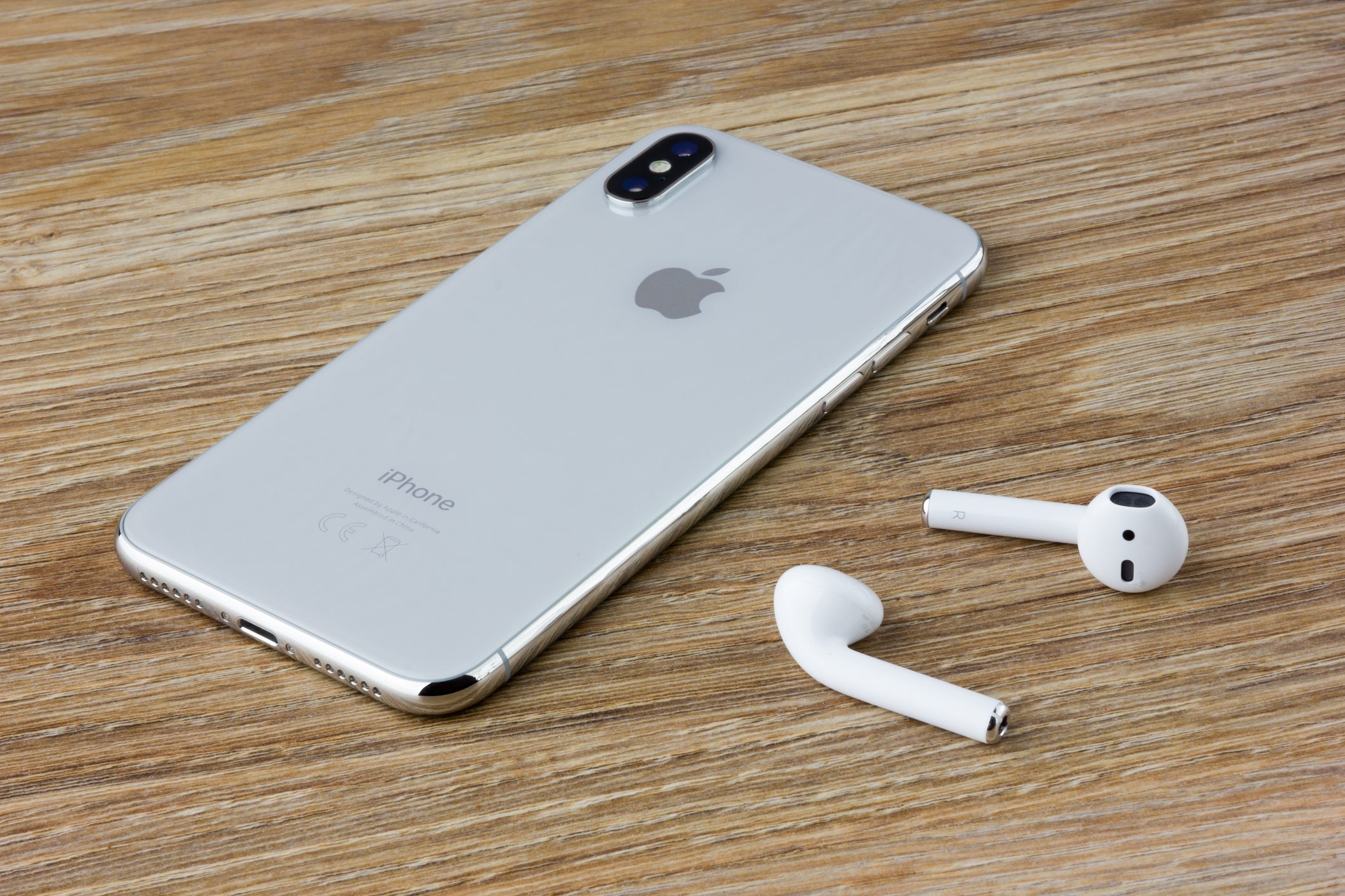 طريقة تشغيل سماعات AirPods