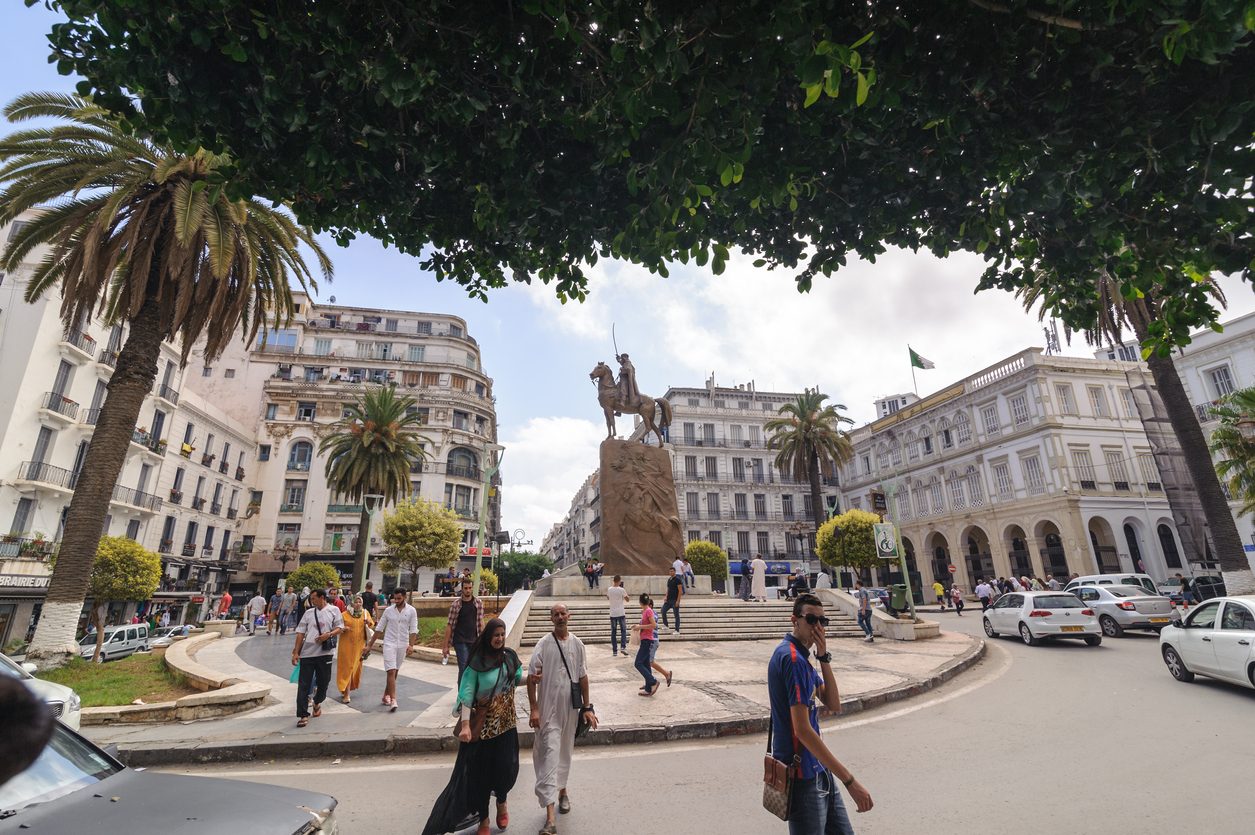 اللغة الإنجليزية بدلاً من الفرنسية! كوارث حقبة التعريب تعود ثانية في الجزائر