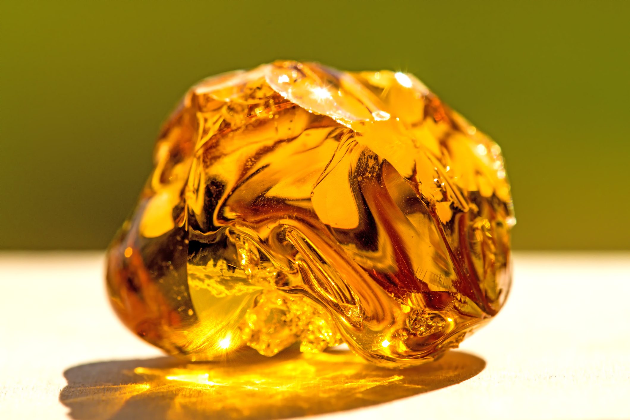 العنبر.. ما هو وما أبرز فوائده الصحية وأنواعه الثمينة؟