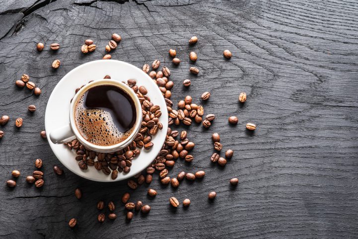 iStock\ الإفراط في تناول القهوة قد يسبب الصداع النصفي