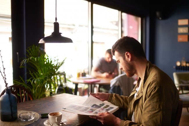 رواية غموض تثير فضول قراء حول العالم.. يبحثون عن قصة قصيرة كل كلمة منها موجودة ضمن نسخة!