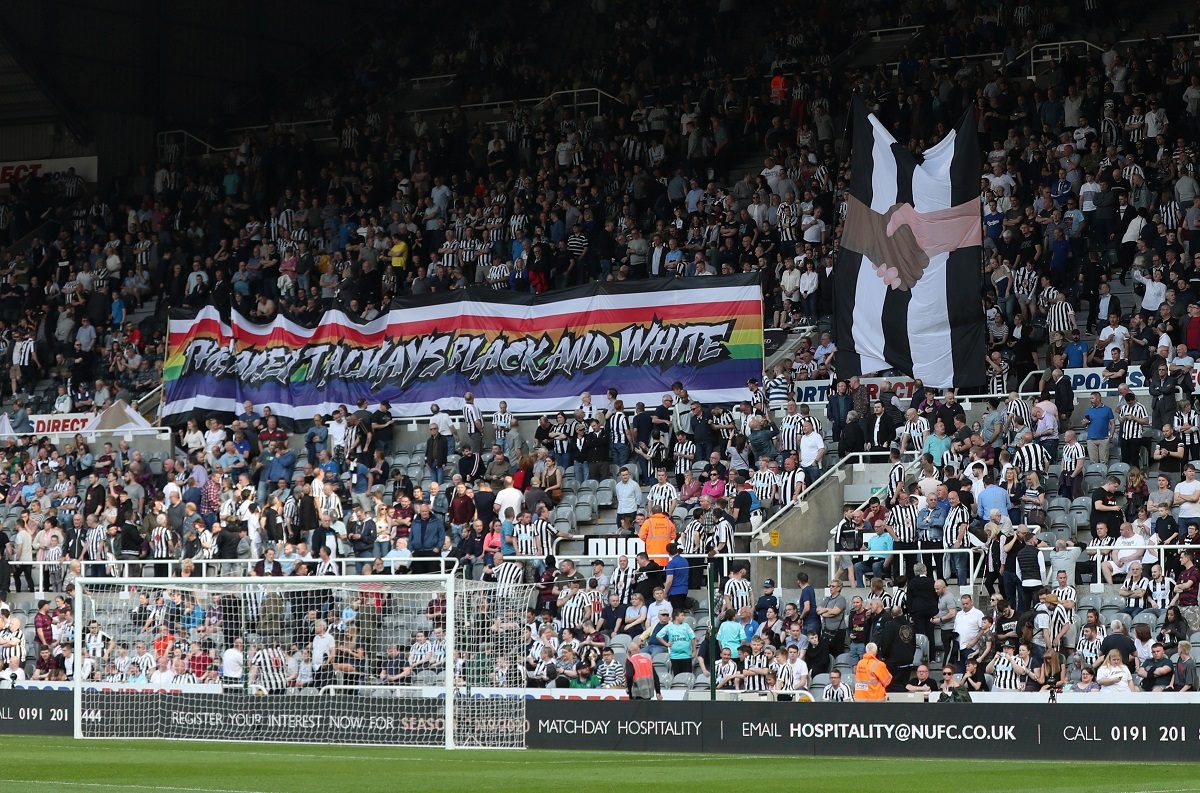 4 لاعبين كبار يعانون بخلاف «المخفي».. العنصرية تهدد الدوري الإنجليزي بفقدان أهم نجومه