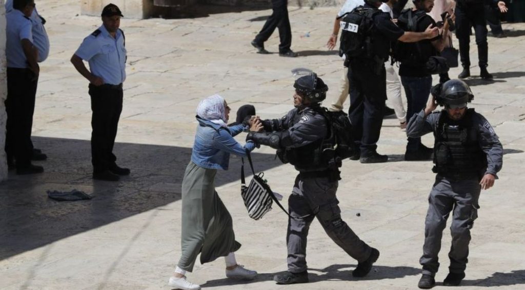 عشرات المستوطنين يقتحمون المسجد الأقصى مجدداً.. بعد إصابة أكثر من 60 فلسطينياً عقب صلاة عيد الأضحى