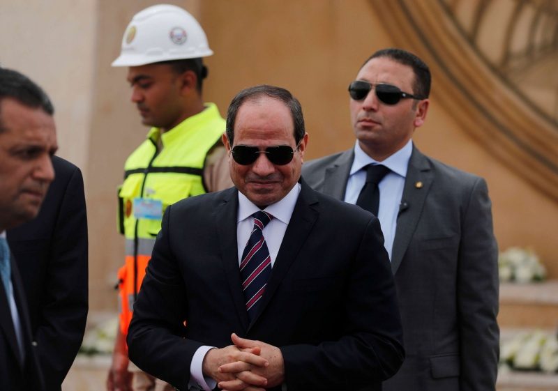 السيسي يعين رئيساً جديداً لهيئة قناة السويس