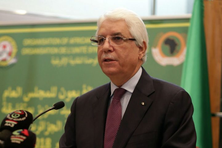 وزير العدل الجزائري السابق الطيب لوح