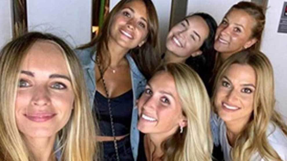 زوجات لاعبي برشلونة