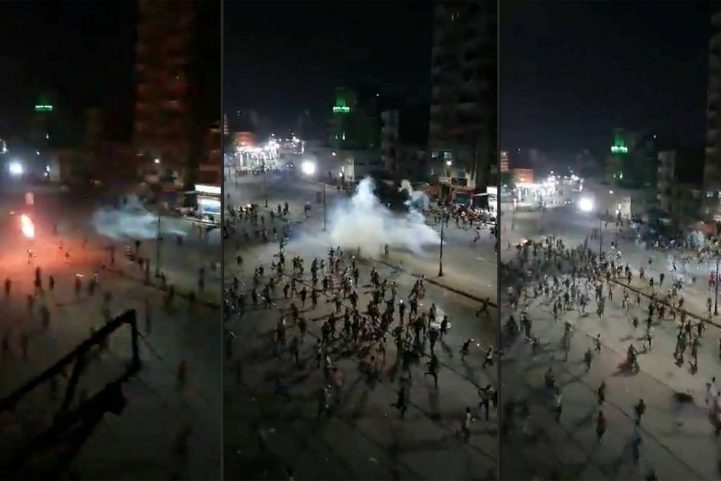 أطلقت قوات الأمن المصرية قنابل الغاز على جموع المحتجين المطالبين بإسقاط السيسي/ REUTERS