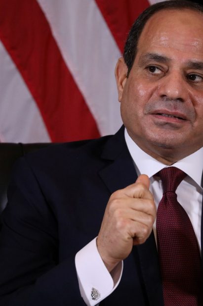 السيسي مثّل على المصريين بشخصيات عدّة طوال 6 سنوات/رويترز