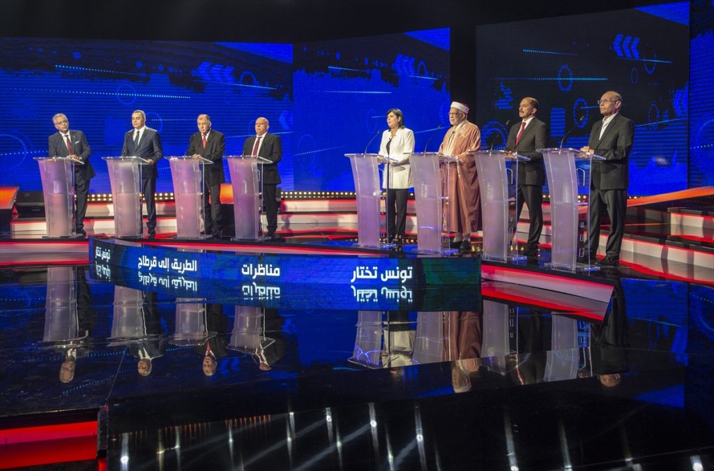 مرشحون للرئاسة في تونس خلال مناظرة تلفزيونية - رويترز
