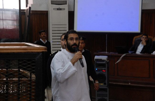 مشاهير هوليوود يتضامنون مع الناشط المصري علاء عبد الفتاح.. قرؤوا نصاً مؤثراً كتبه عن طفله خالد (فيديو)