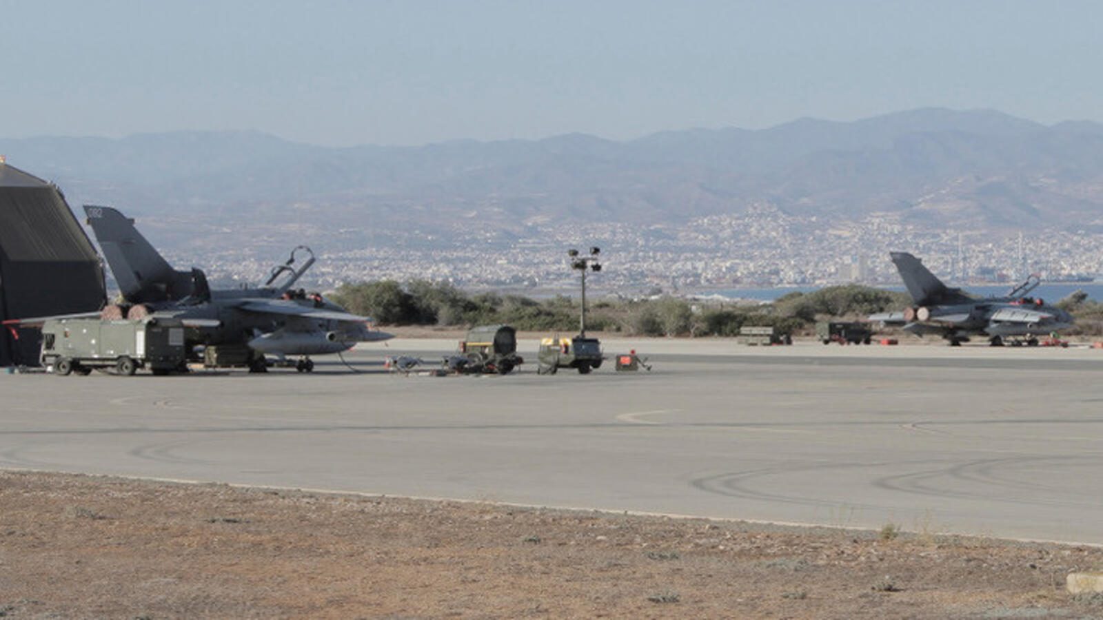 بريطانيا تُرسل سراً قوات خاصة إلى البحرين تخوفاً من هجوم محتمل لإيران