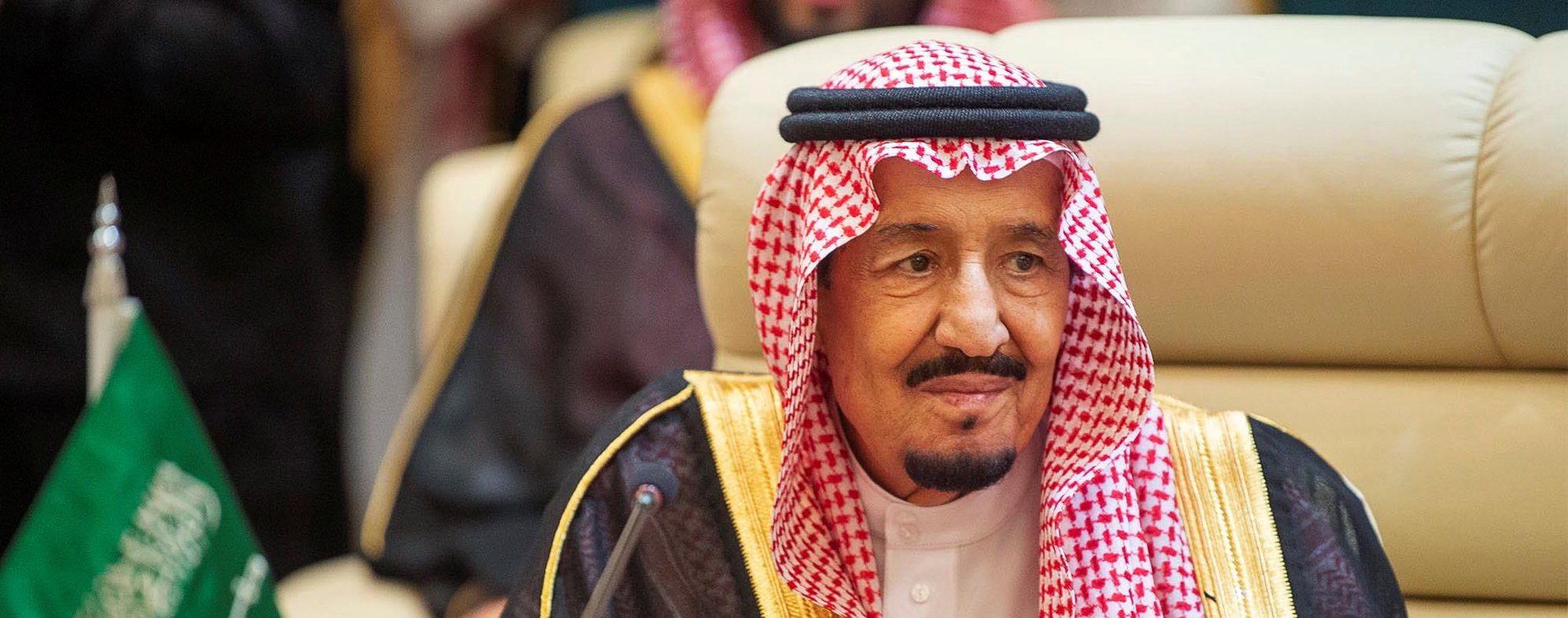 الملك يصلح ما أفسده ولي العهد.. الإطاحة بالقحطاني من «الذباب الإلكتروني» وتعيين أحد رجال بن نايف