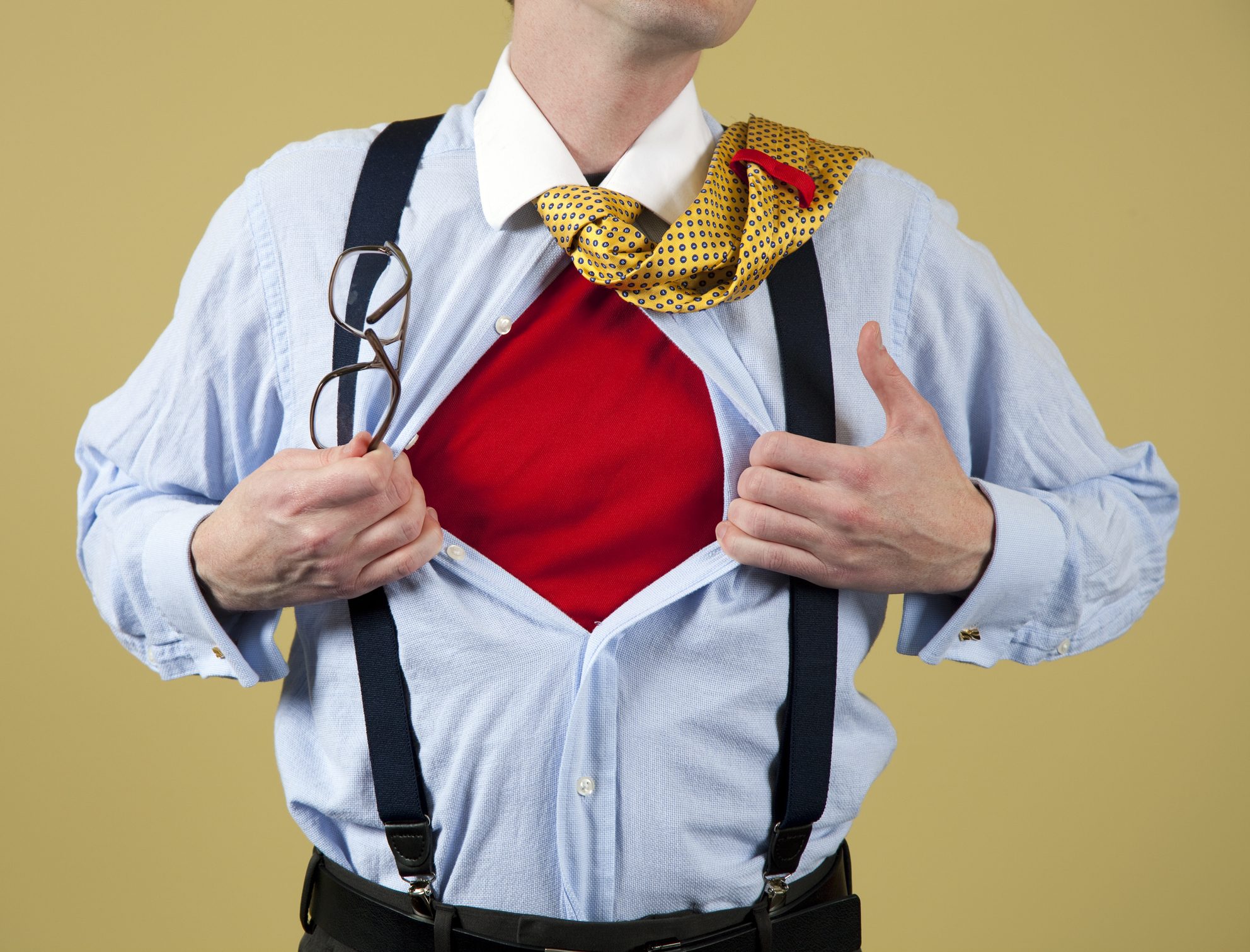 كل ما تريد معرفته عن القمصان الداخلية الرجالية منذ بداية استخدام الإنسان لها