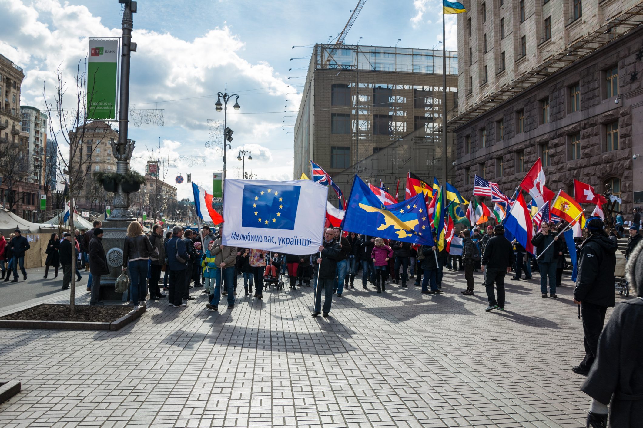 فـ46% من المشاركين بالاستطلاع من ألمانيا، و44% من النمسا، و42% من فرنسا، و40% من هولندا، و37% من الدنمارك، لا يرغبون في "انضمام أي دولة من غرب البلقان" للاتحاد.