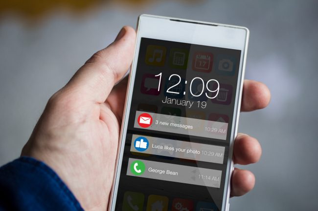 لن تنعم بلحظة من الهدوء.. كيف تنقذ نفسك من فوضى الإشعارات؟