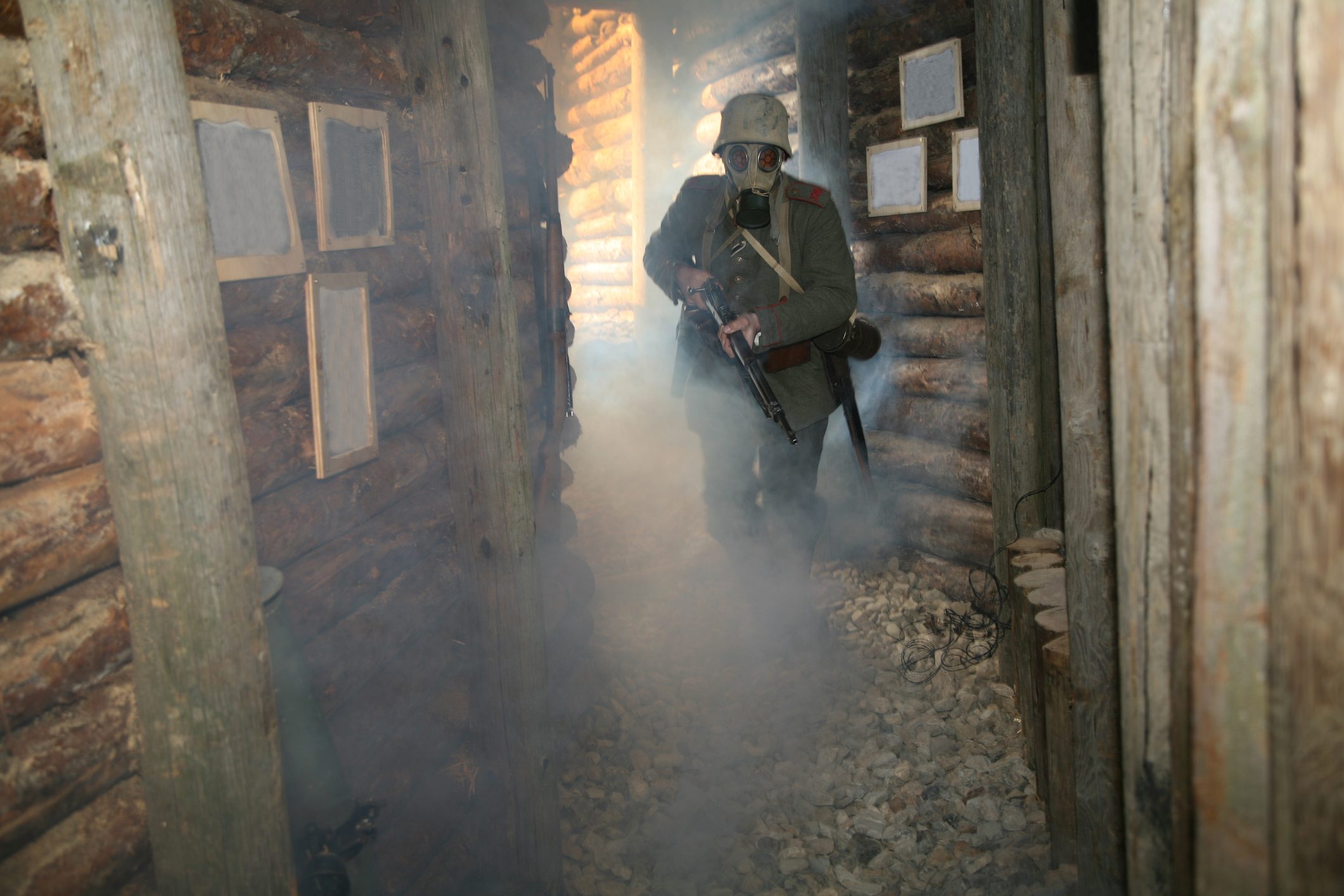 «أمريكي» الصنع.. ما هو مُبيد «زيكلون ب» الذي استخدم في معسكرات الاعتقال النازية؟