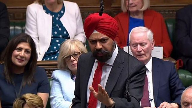 النائب تانمانجيت سينغ ديسي الذي ينتمي لحزب العمال