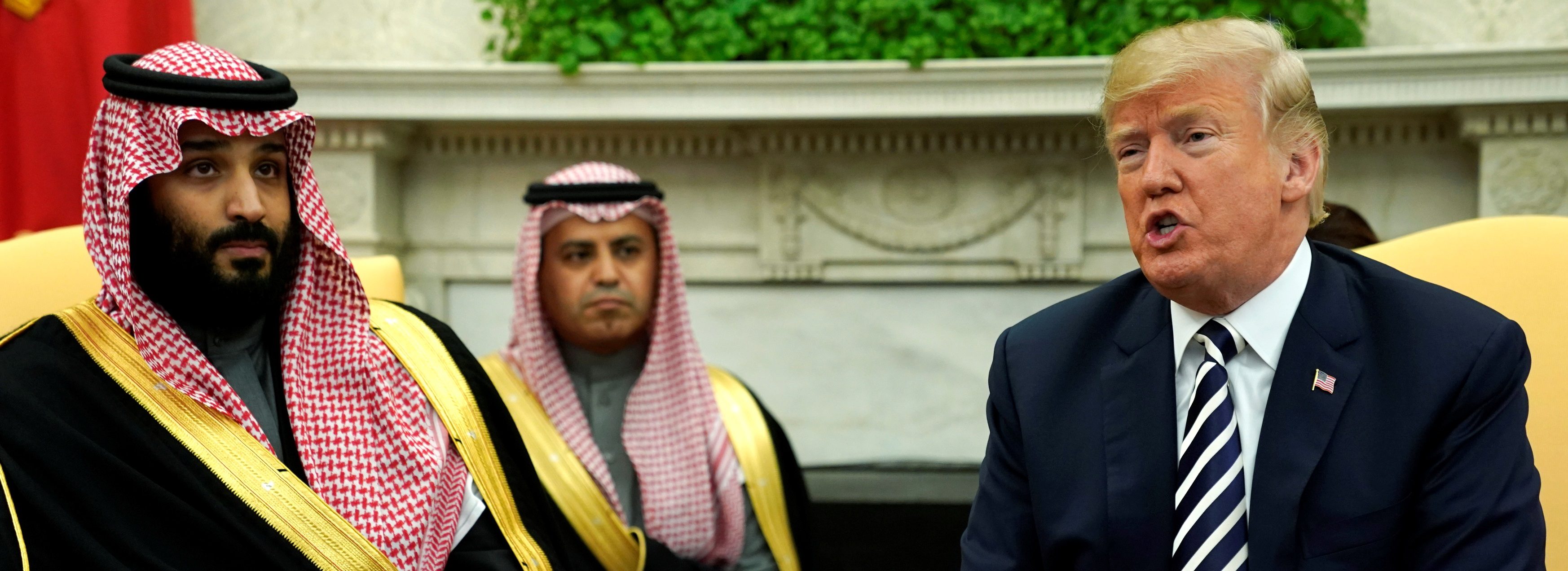 البيت الأبيض يقيّد الاطلاع على مكالمات ترامب مع ولي عهد السعودية وبوتين