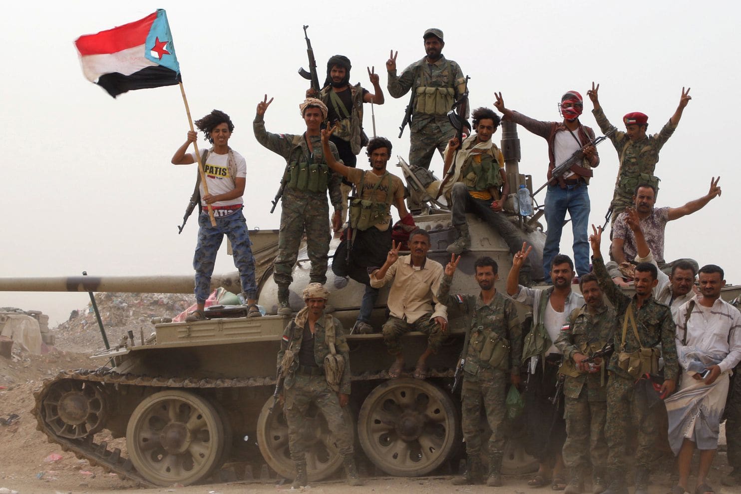 صراع جديد بين دولتين خليجيتين بأهدأ بقعة باليمن.. المهريون يتهمون السعودية بنهب أراضيهم