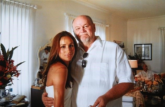 خطاب ميغان «المؤلم» يتسبب في أزمة لوالدها ماركل ولزوجها الأمير هاري