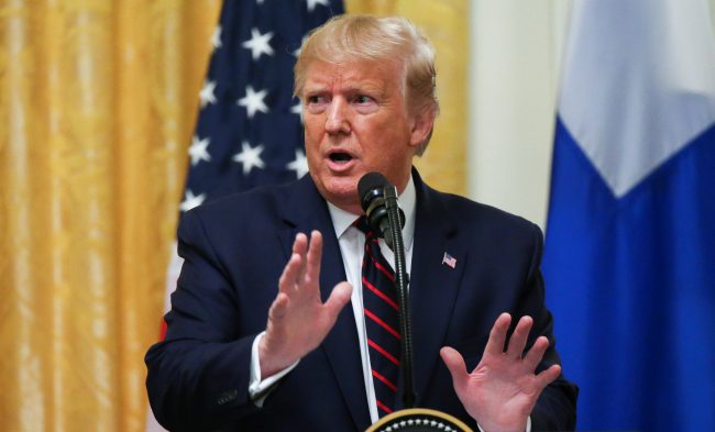 ترامب مدافعاً عن قرار سحب القوات الأمريكية من شمال سوريا: دعم الأكراد مكلف للغاية